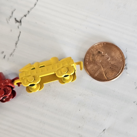 2 B. SHACKMAN, 1984 MINIATURE METAL TOY TRAIN SET Vintage - Picture 8 of 8